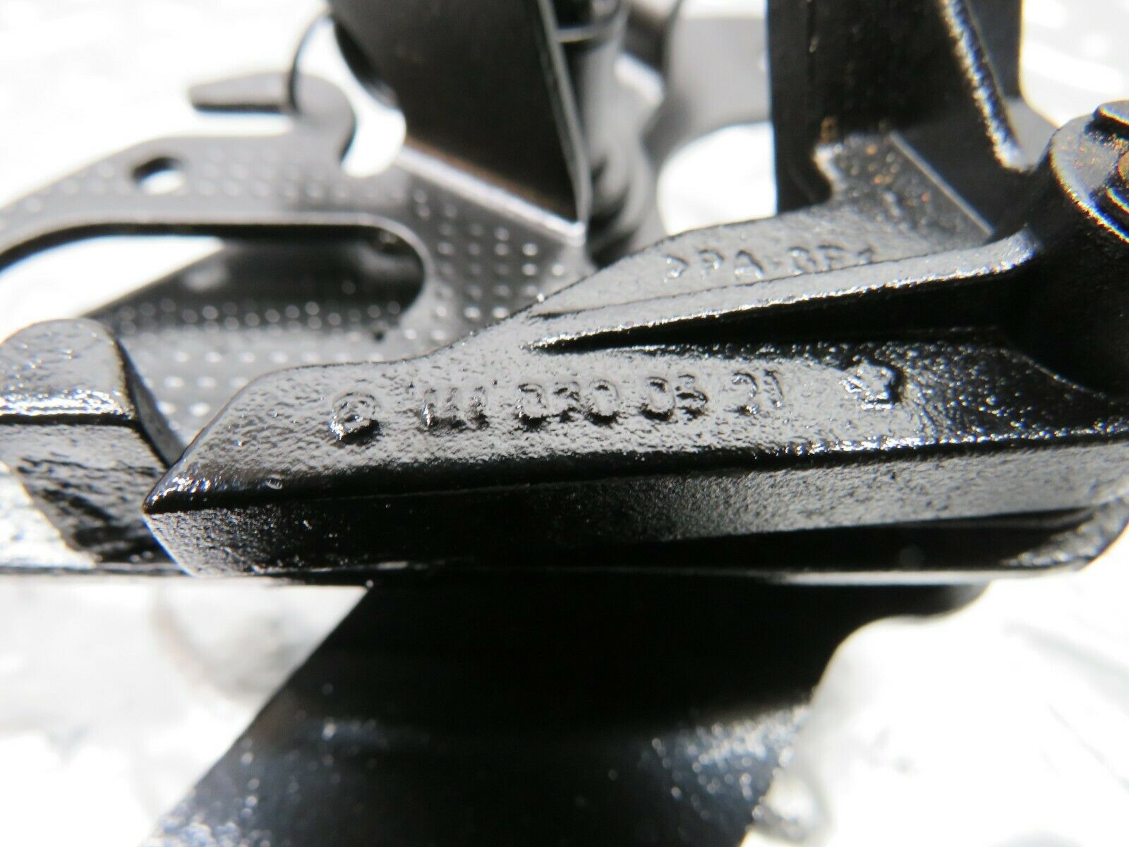 22576 Mercedes-Benz C124 E220 Coupe Throttle Linkage 1110700521