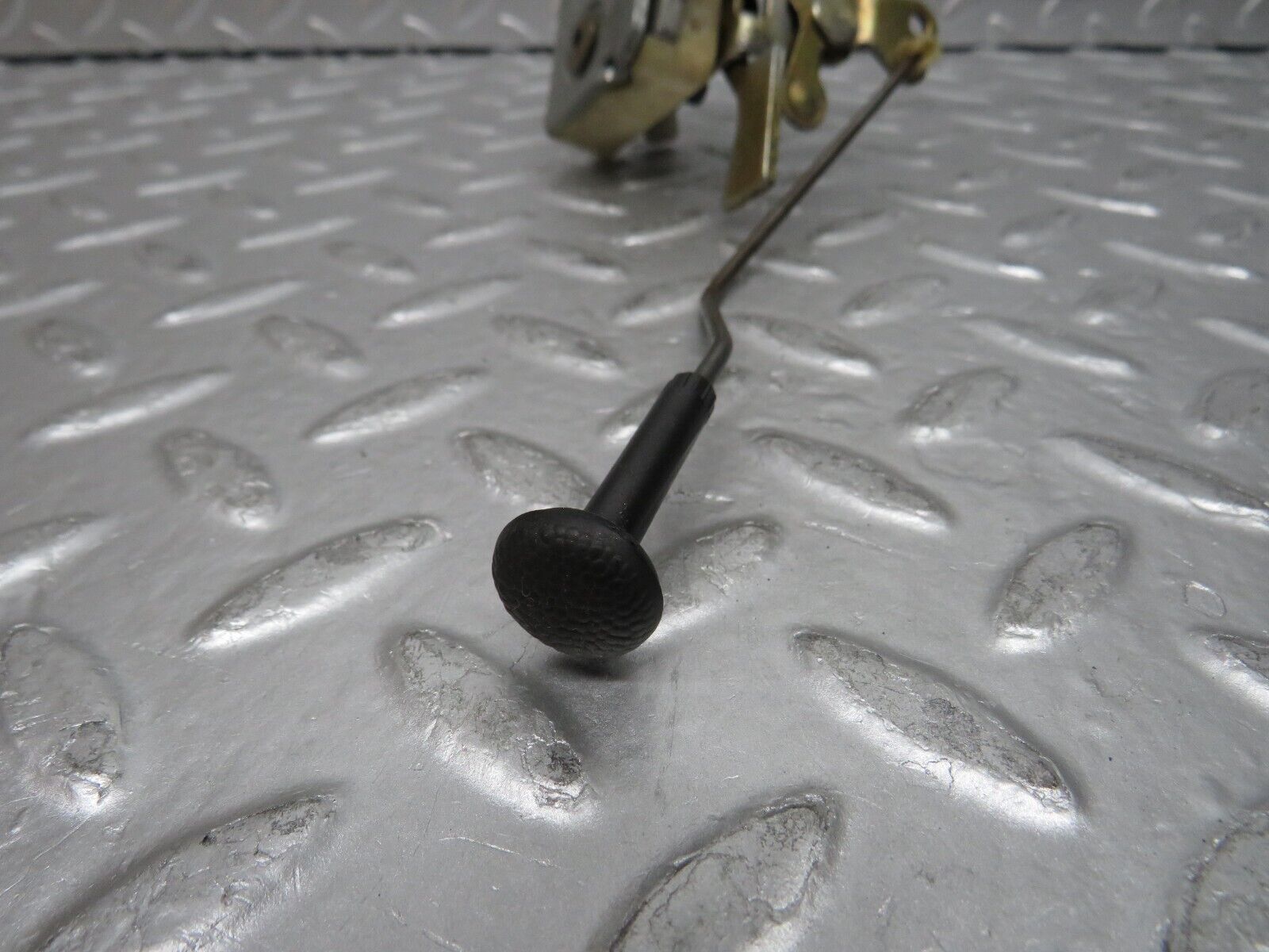 30102 Porsche 924 Right Door Lock Mechanism 92853705405 92853715403