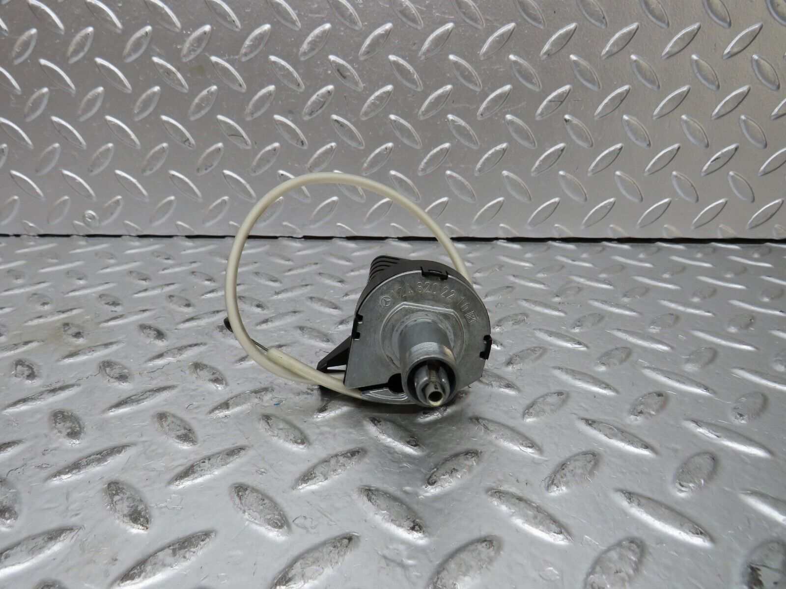 27705 Mercedes-Benz S124 300TE Wagon Heater Blower Switch 1248202210
