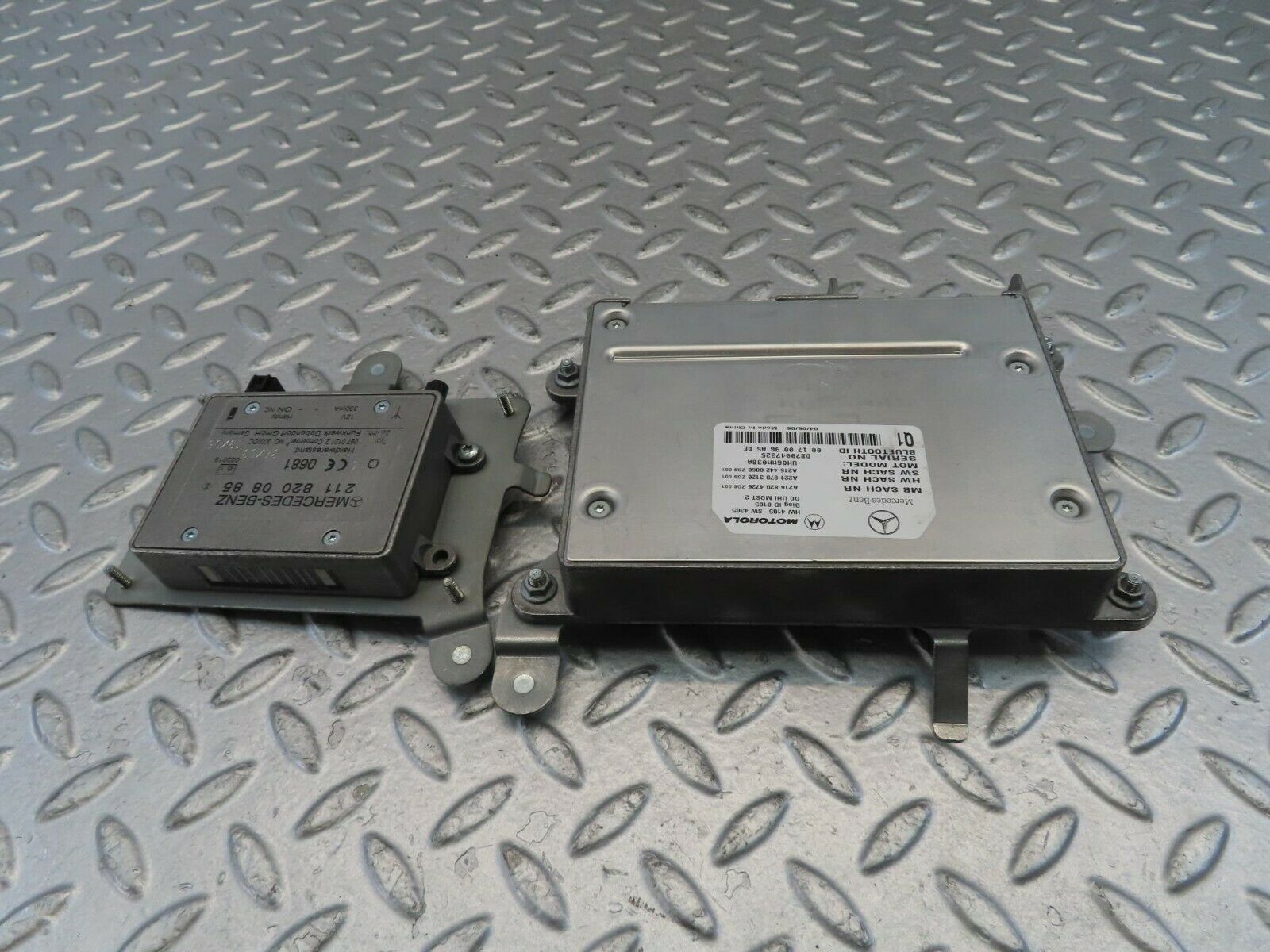 11185 Mercedes-Benz W221 S320 Bluetooth Control Module 2218703126/2118200885