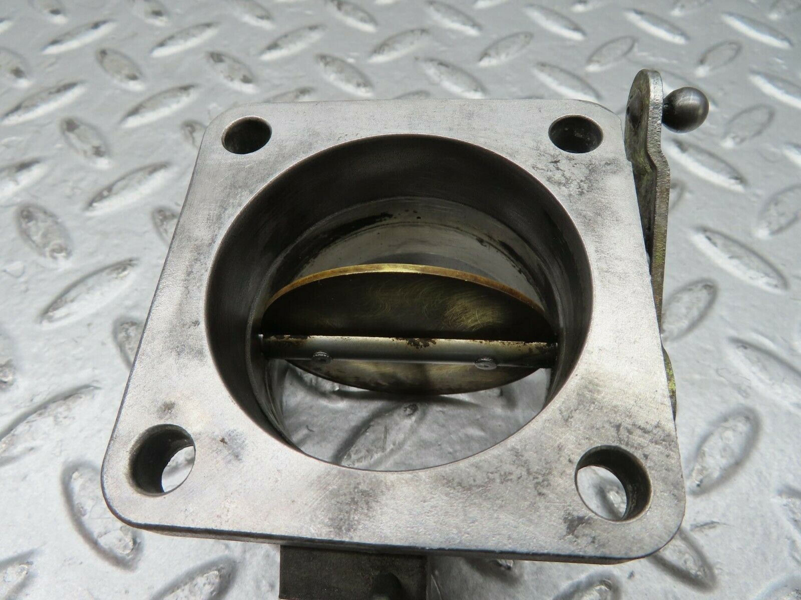 15271 Mercedes-Benz W123 230E Throttle Body Valve