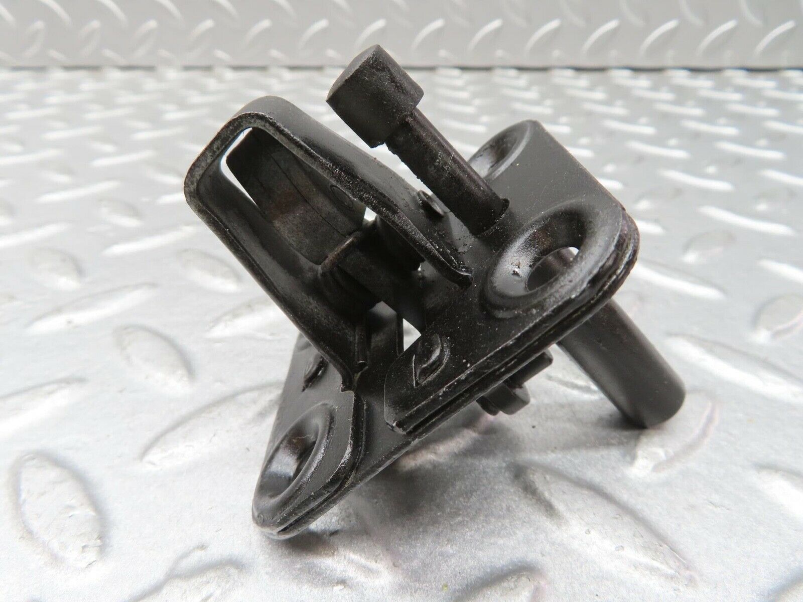 13561 Mercedes-Benz W123 200 Bonnet Lock Catch