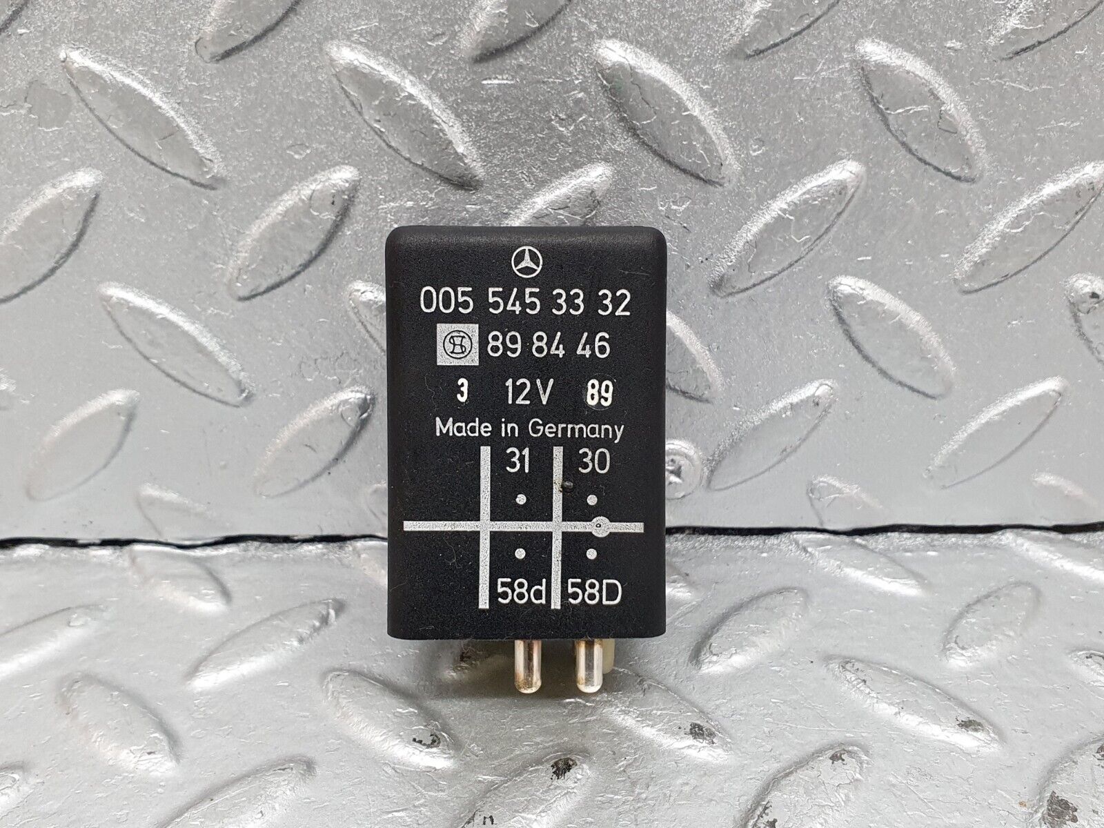 41098 Mercedes-Benz W126 300SE Light Control Relay 0055453332