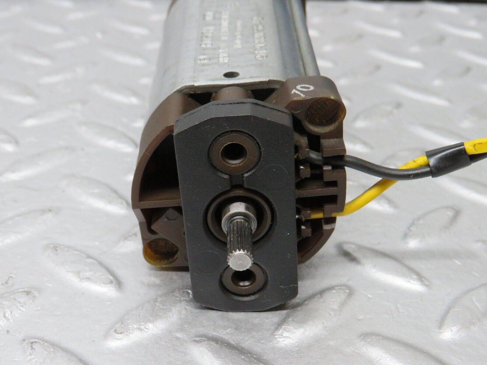 36822 Mercedes-Benz R129 300SL-24 Front Right Seat Adjustment Motor Bosch 1298205642 0130008038