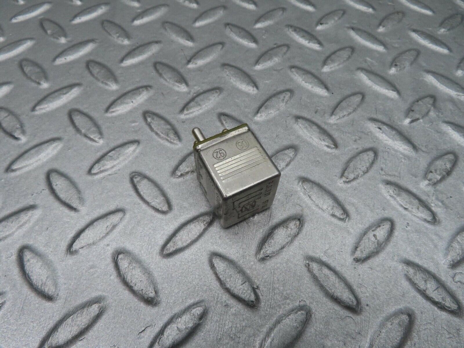 12056 Mercedes-Benz R129 300SL Coupe Multi Purpose Relay 0015420219