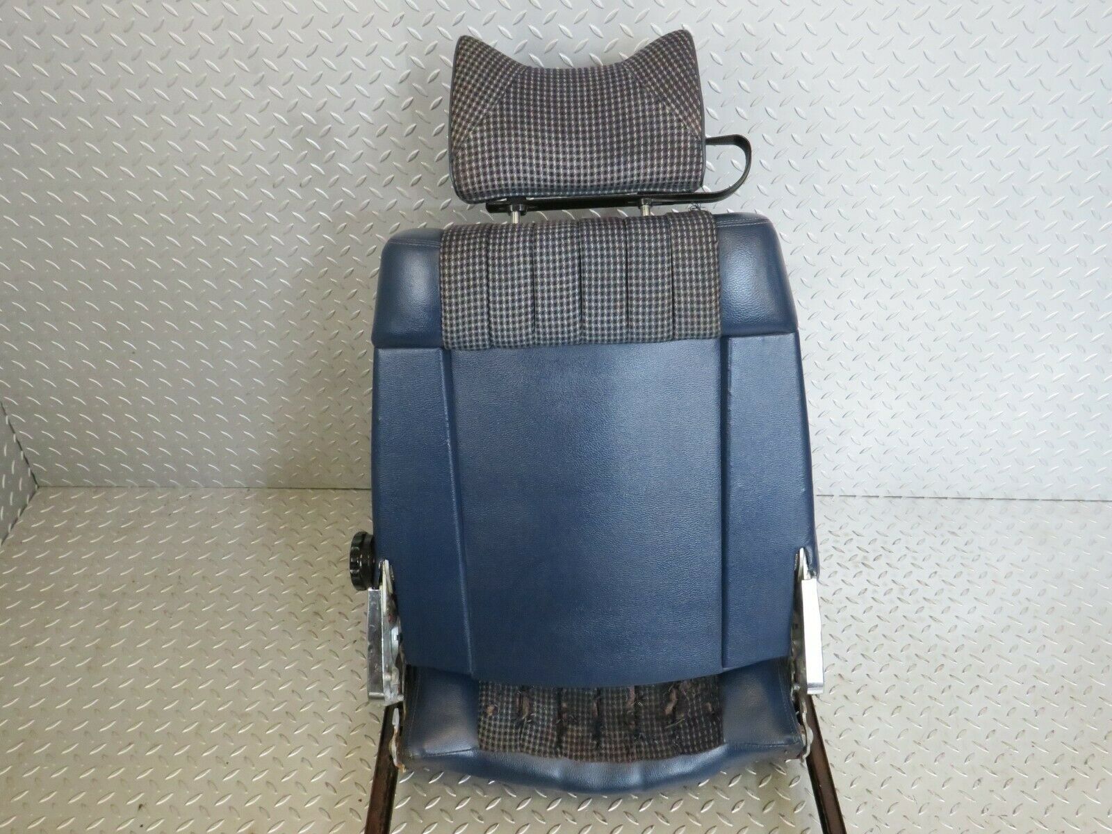 23760 Mercedes-Benz C107 450SLC Coupe Front Right Seat Blue Half Leather