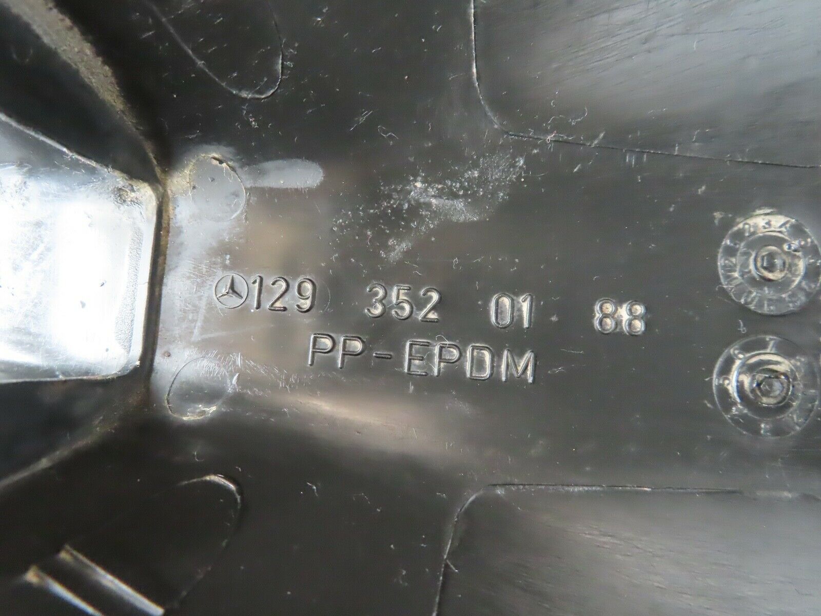 20064 Mercedes-Benz R129 300SL Coupe Rear Control Arm Cover Pair1293520188