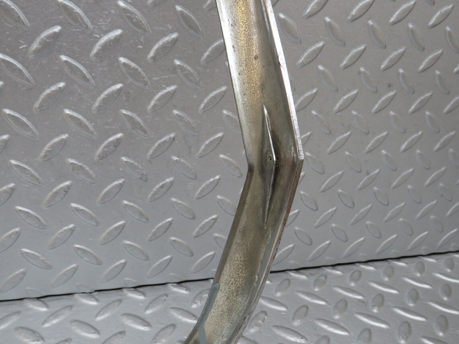 35752 Mercedes-Benz W108 Headlight Chrome Frame