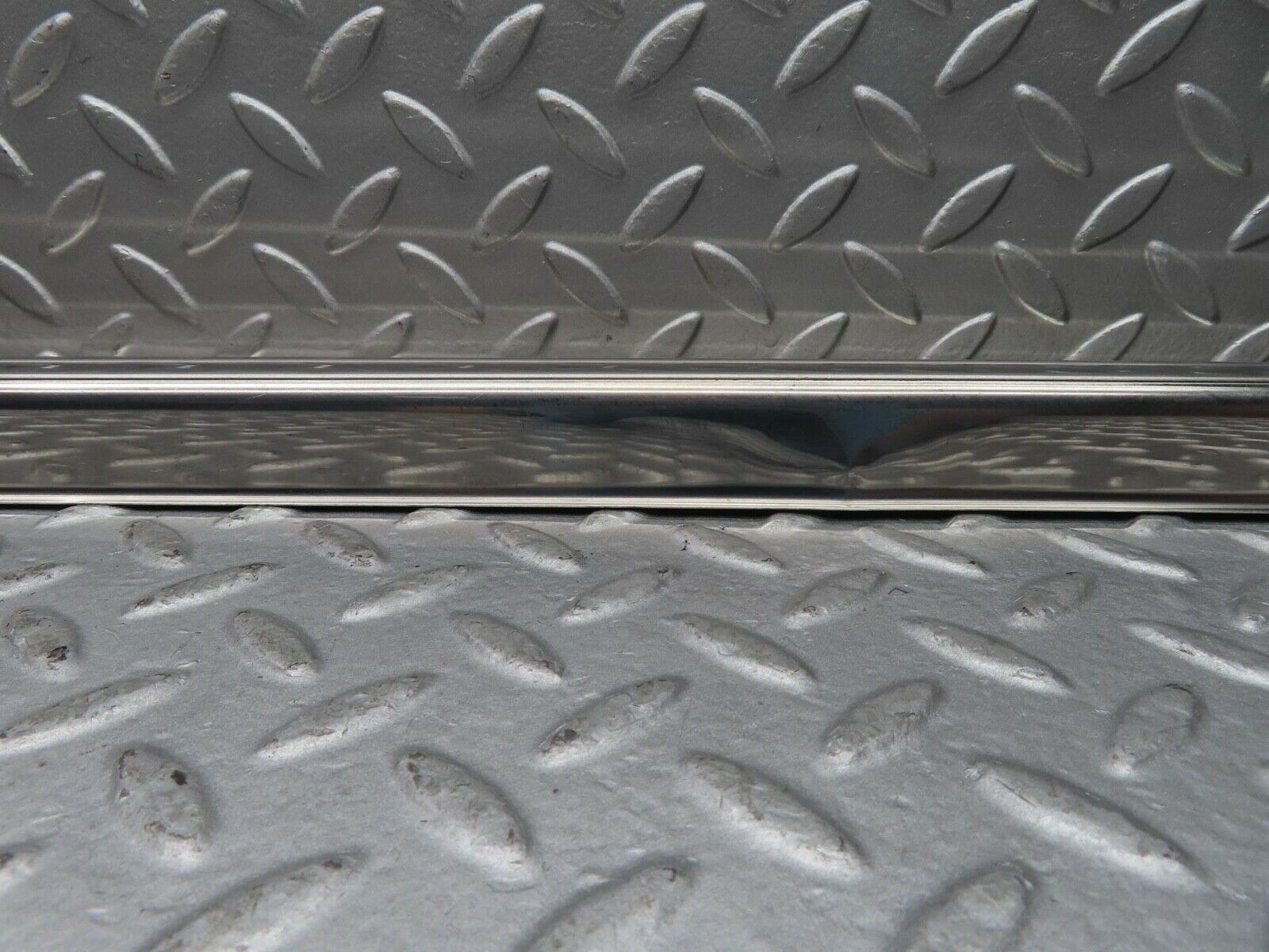 16756 Mercedes-Benz C107 380SLC Left Door Sill Chrome