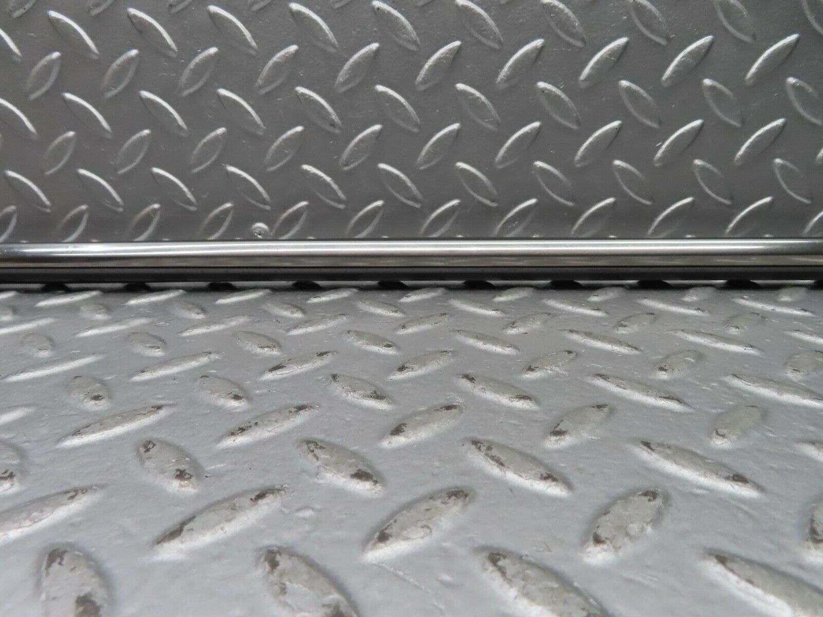 20463 Mercedes-Benz W114 280CE Coupe Rear Left Fender Wing Centre Moulding Trim