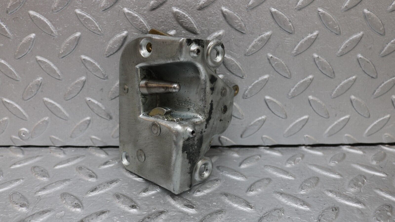 37267 Mercedes-Benz W109 300SEL Front Left Door Lock Mechanism