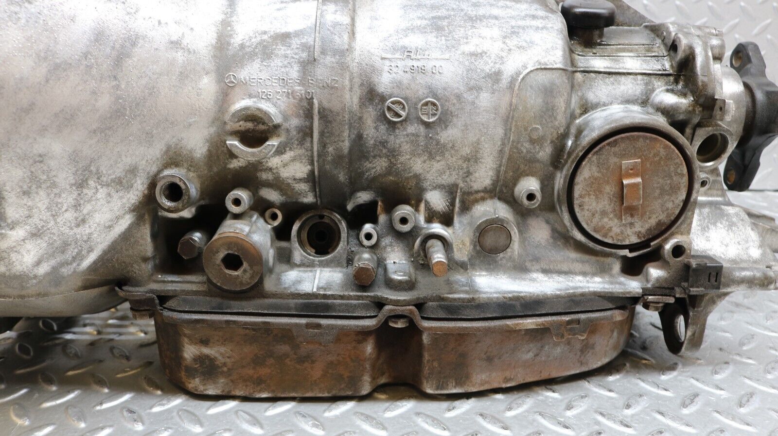 37179 Mercedes-Benz C126 420SEC Coupe Automatic Gearbox 722.324 1262707101 1262770320 1262713101