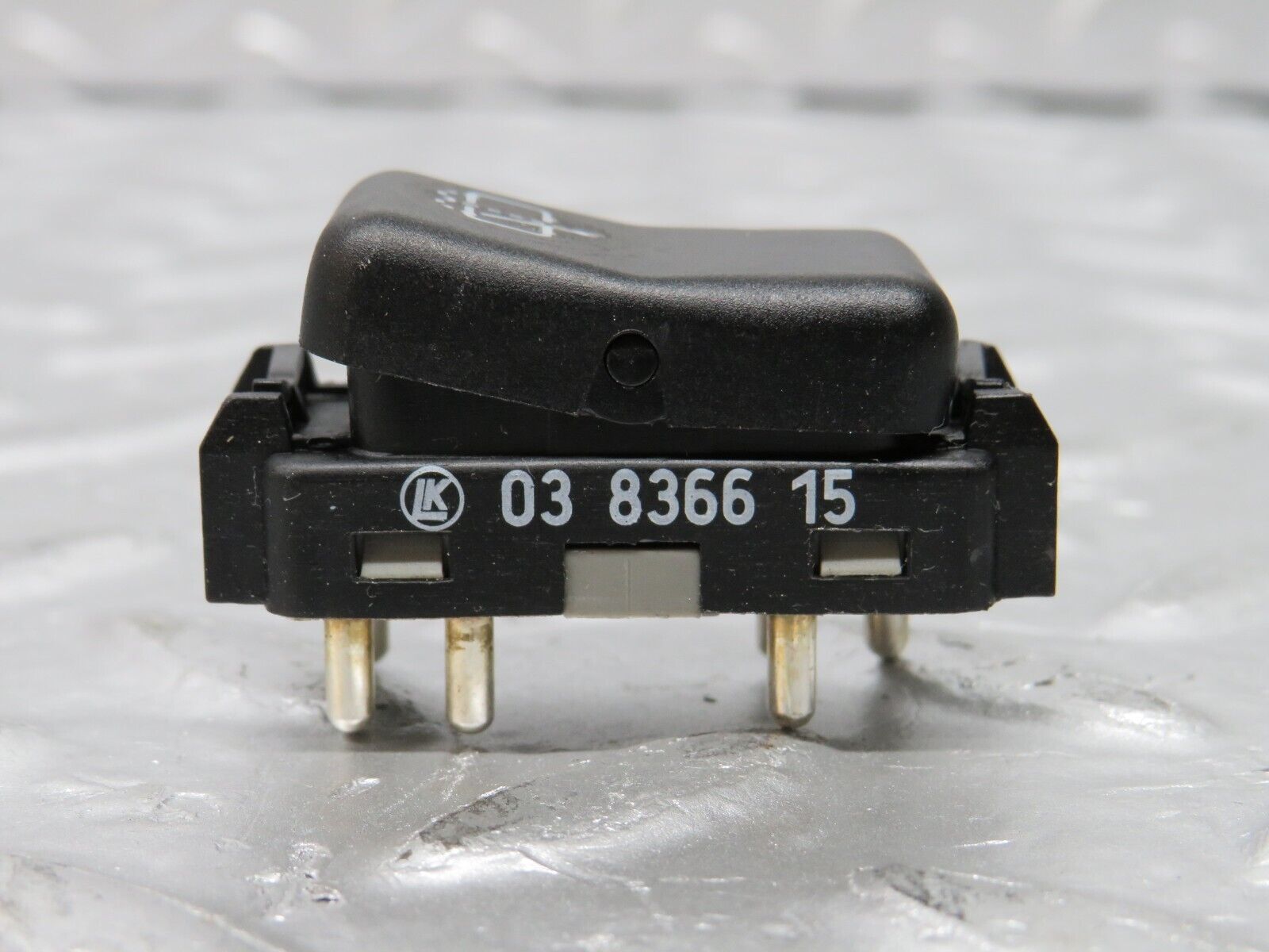 31379 Mercedes-Benz S124 220TE Wagon Tailgate Window Washer Switch 1248210051