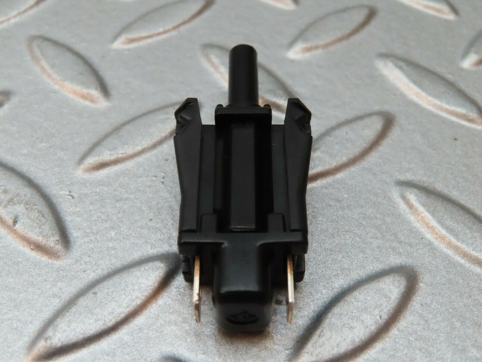 4208 Mercedes-Benz V123 240D LWB Door Contact Switch 0015458714