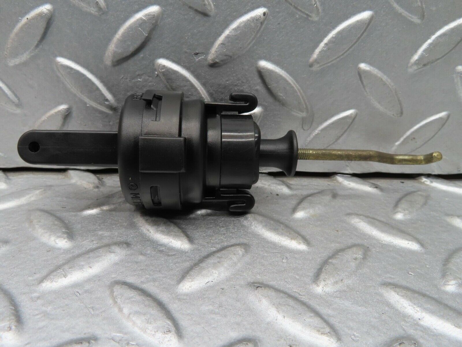 15184 Mercedes-Benz W140 S320 Left Door Lock Vacuum Actuator 400139