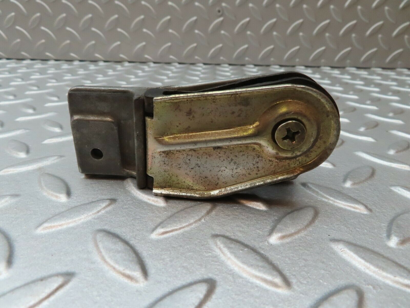 4137 Mercedes-Benz C123 280CE Fixing Clip To The Door Glass 1237250232