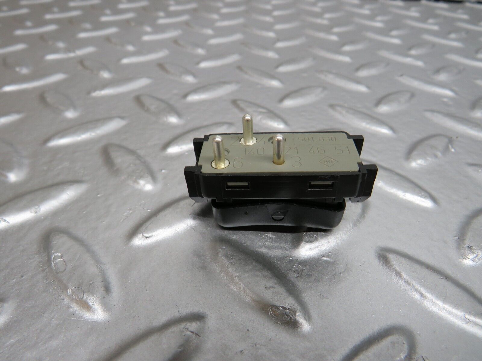 24664 Mercedes-Benz W140 S320 ASR Control Switch 1408214651