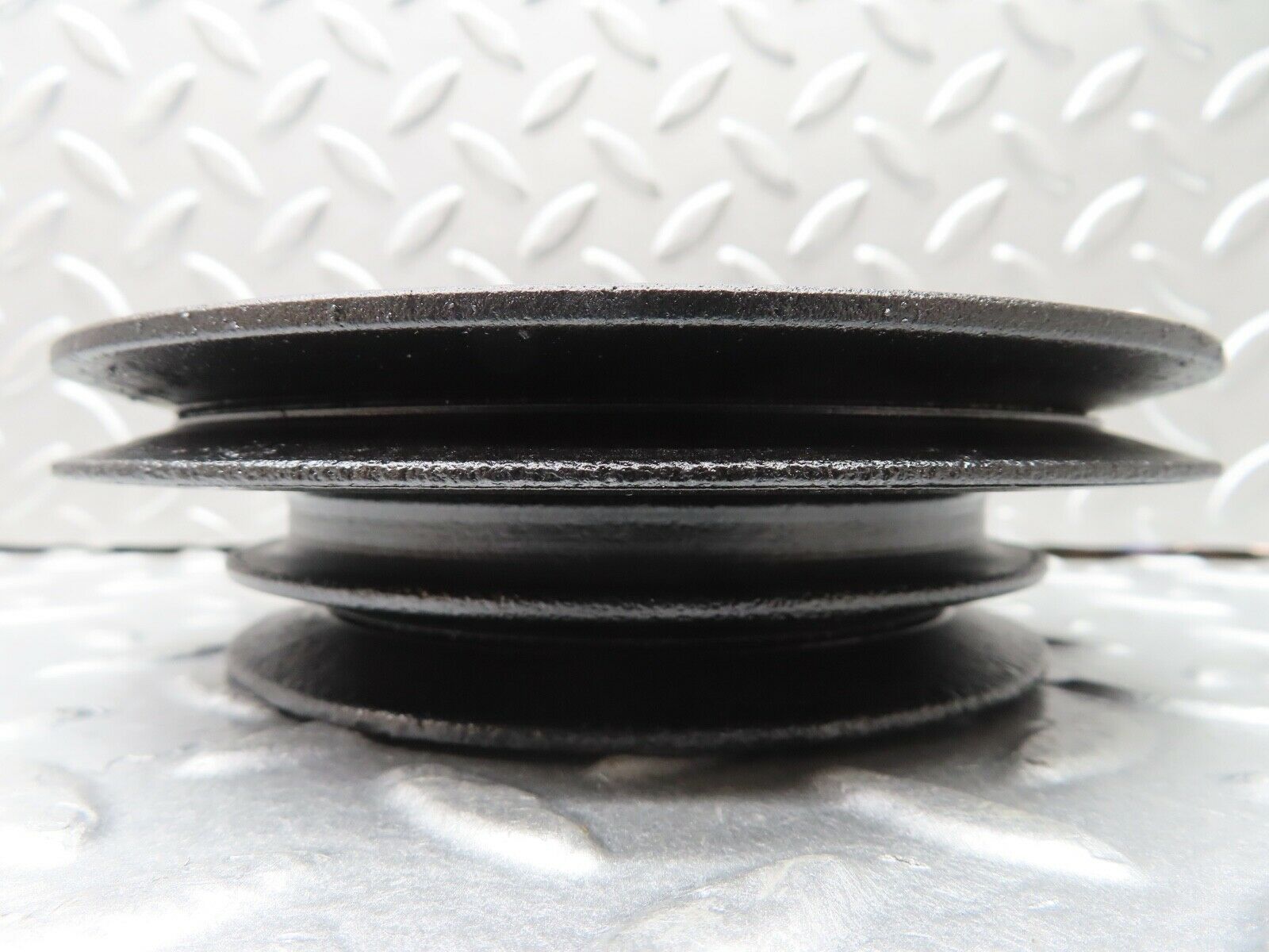 18539 Mercedes-Benz W136 170V Crankshaft Pulley 1812001705