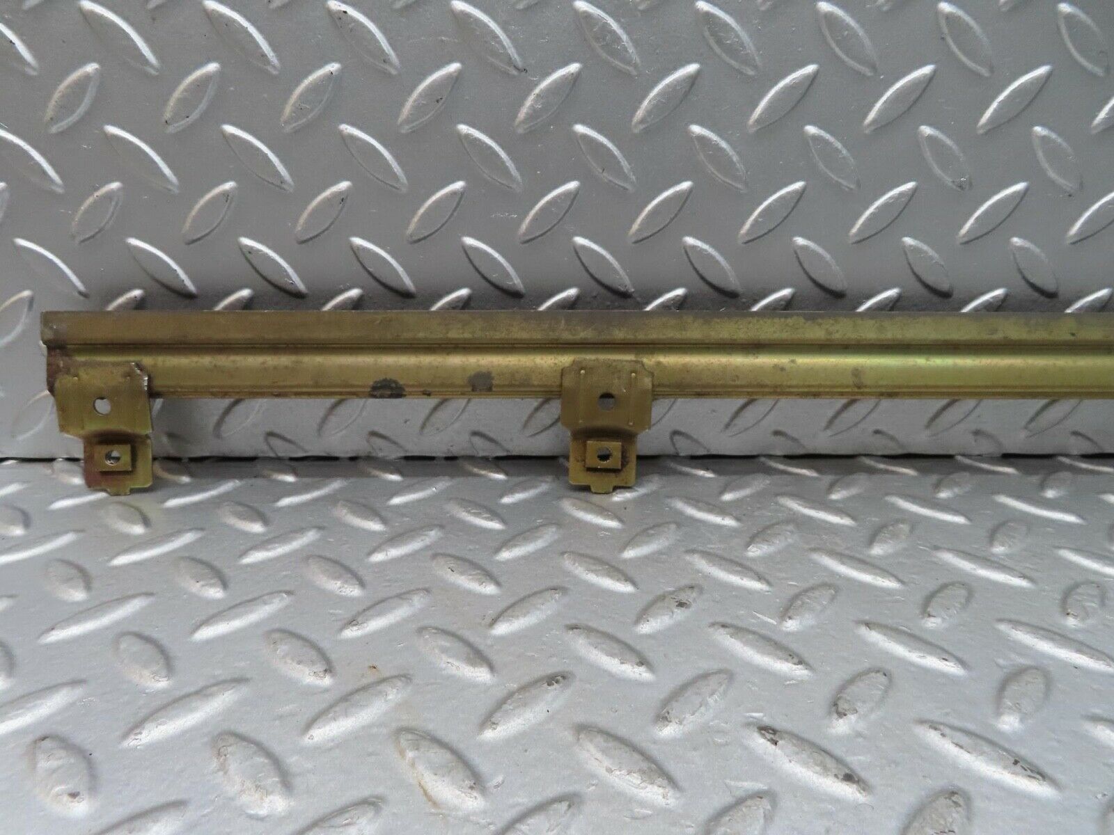 1110 Mercedes-Benz C123 230CE Coupe Front Right Door Window Bottom Rail