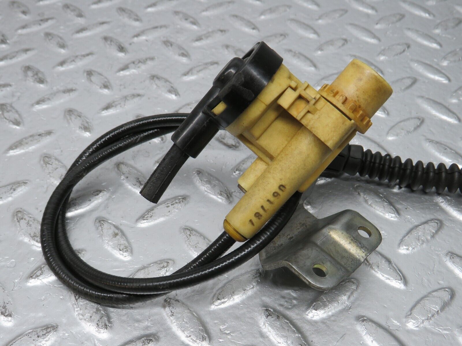 32715 Mercedes-Benz S124 300TE Automatic Gearbox Kickdown Cable