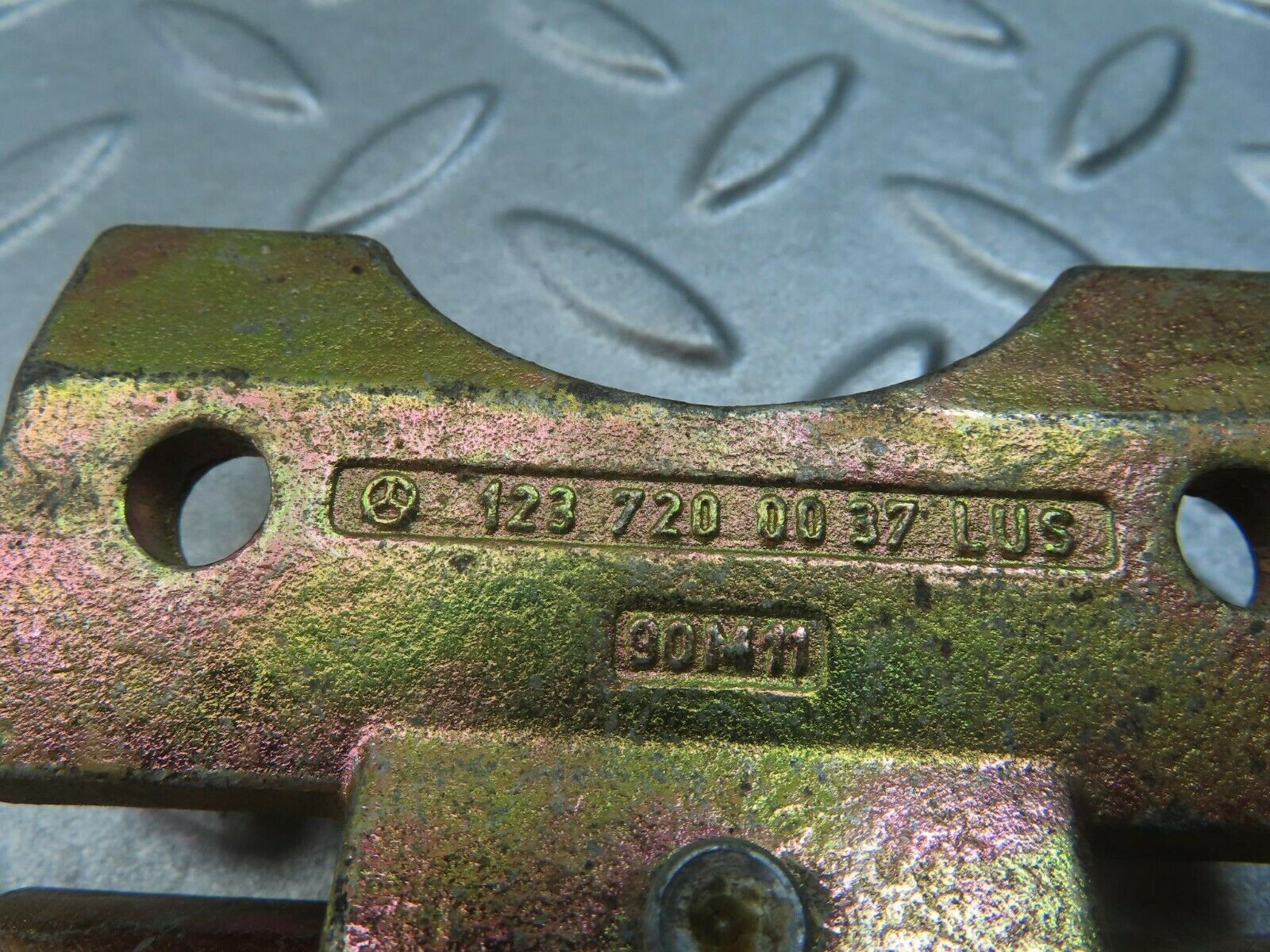 8262 Mercedes-Benz W123 Door Hinge 1237200037