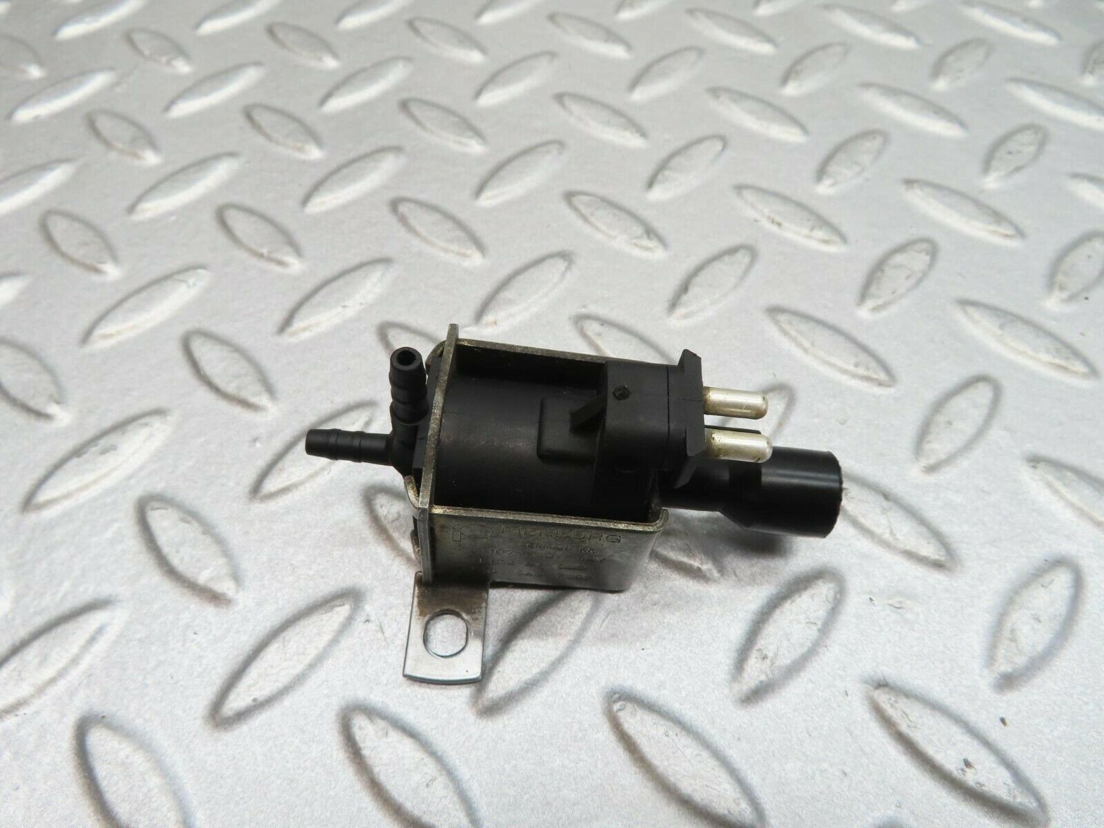 12189 Mercedes-Benz R129 300SL Coupe Vacuum Control Valve Pierburg 0015407097
