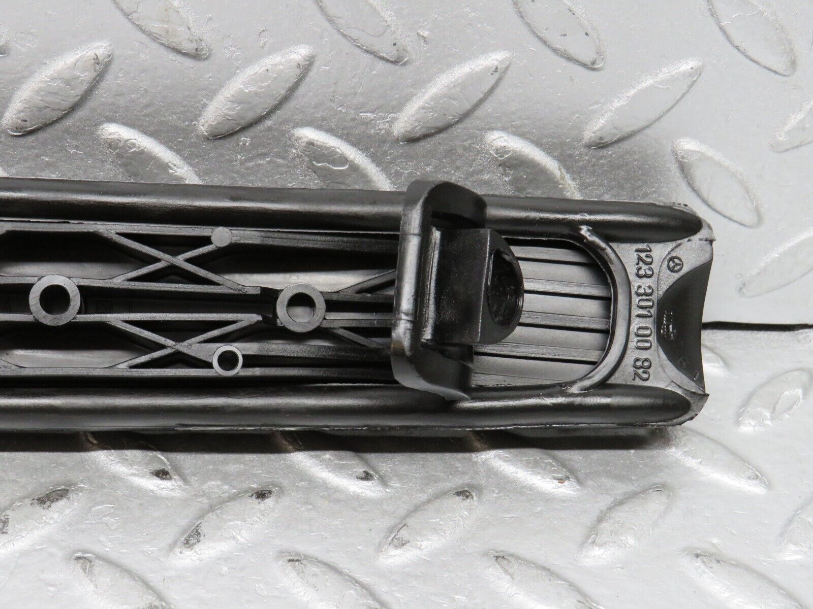 37940 Mercedes-Benz A124 320E Cabriolet Accelerator Pedal With Rubber 1263000504 1233010082