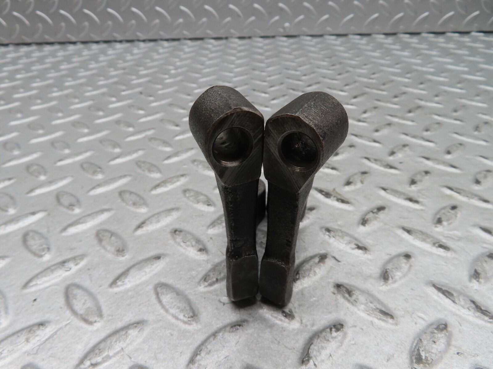 17873 Mercedes-Benz W116 450SEL Engine Mount Bracket Pair 1160110995