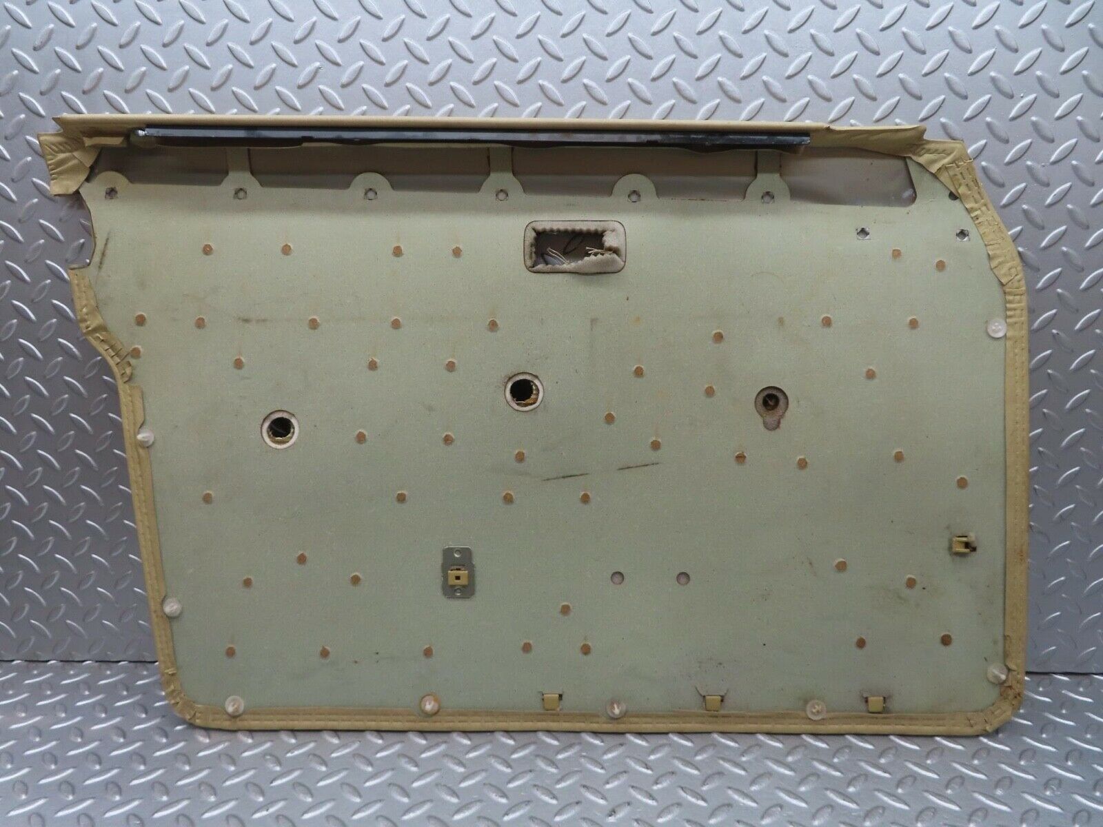 13508 Mercedes-Benz W123 200 Front Right Door Card Cream