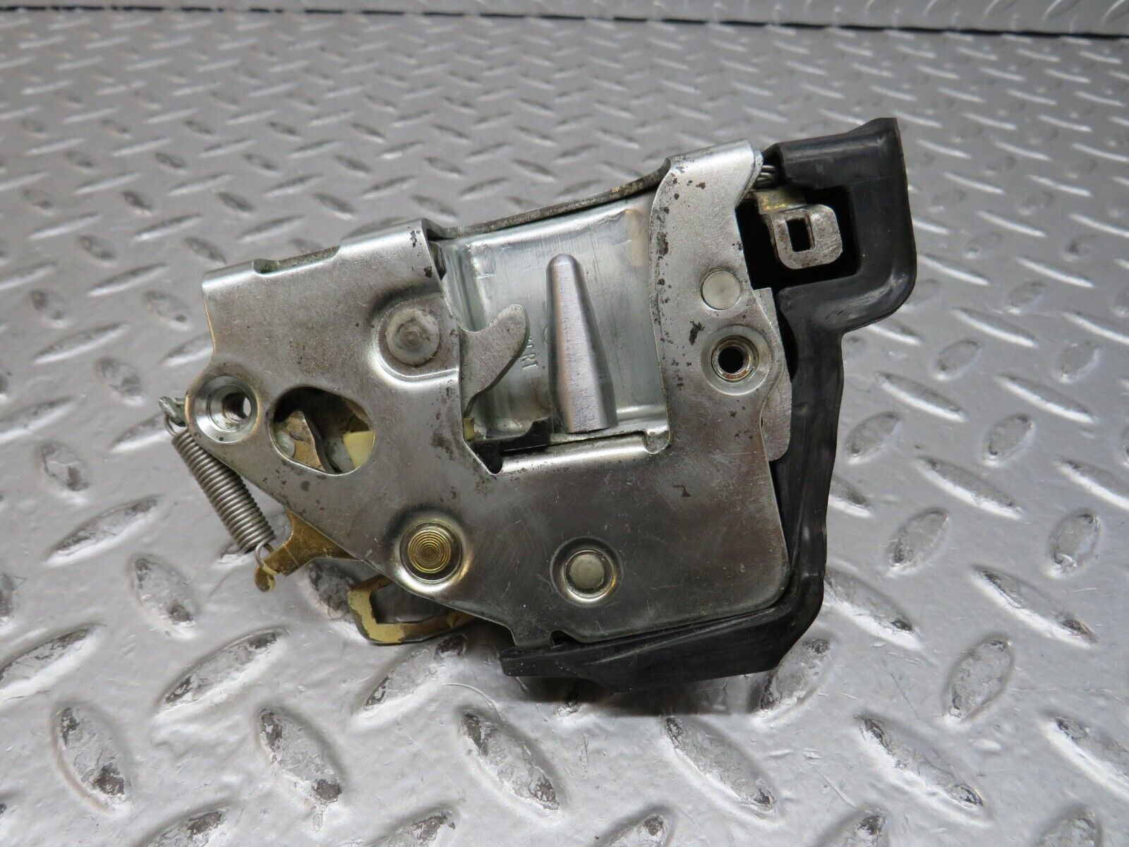 28741 Mercedes-Benz W123 230E Rear Right Door Lock Mechanism 1237230208