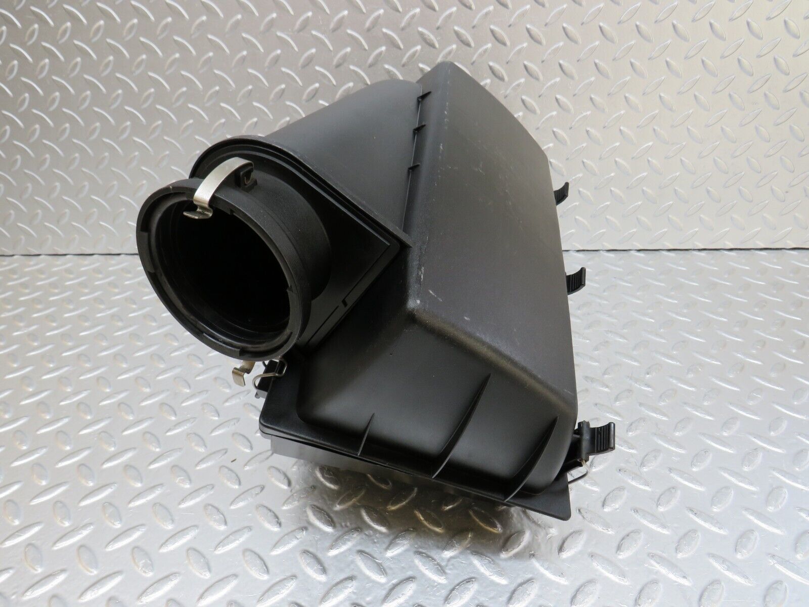 34735 Mercedes-Benz W210 320E Air Filter Box Housing 1120900801