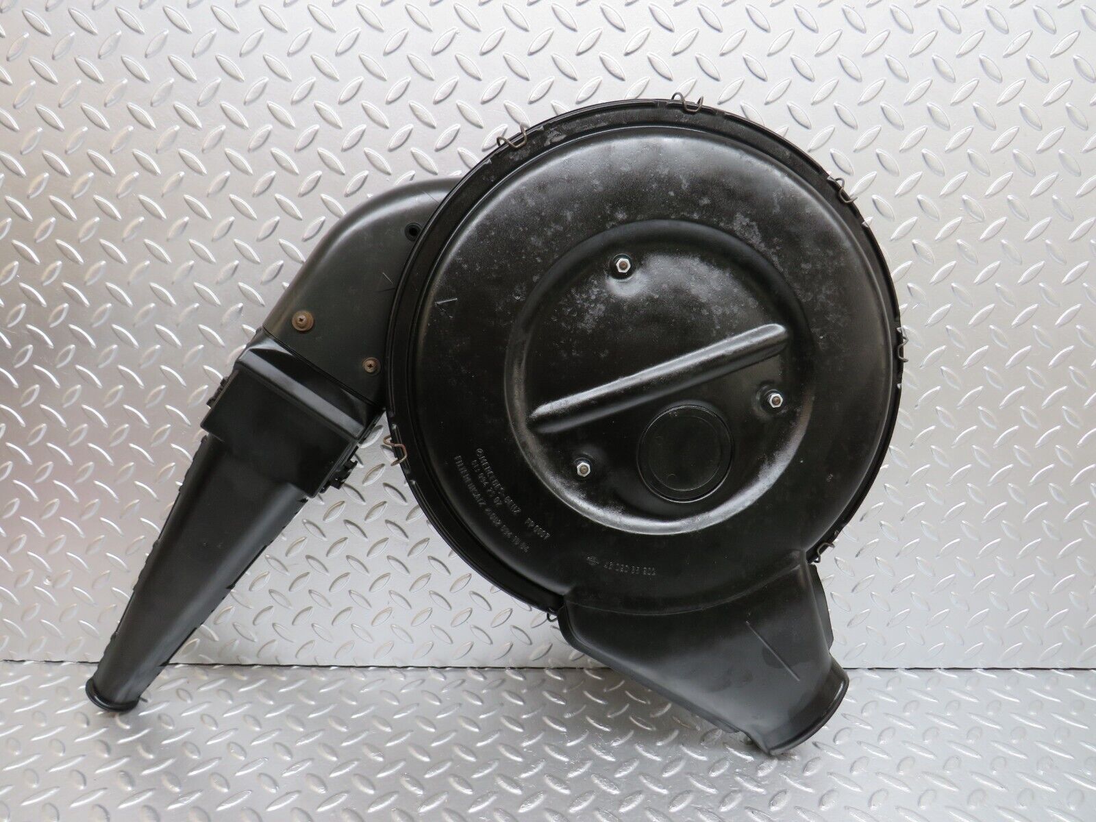 25443 Mercedes-Benz W123 200 Air Filter Box 0020941604