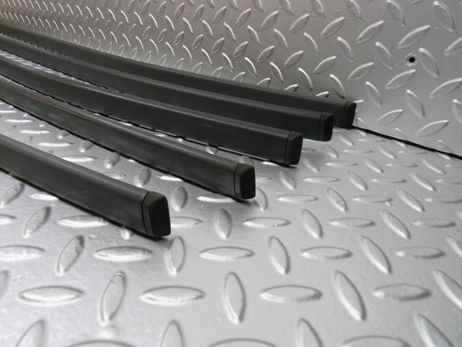 31497 Mercedes-Benz S124 220TE Wagon Roof Cladding Set