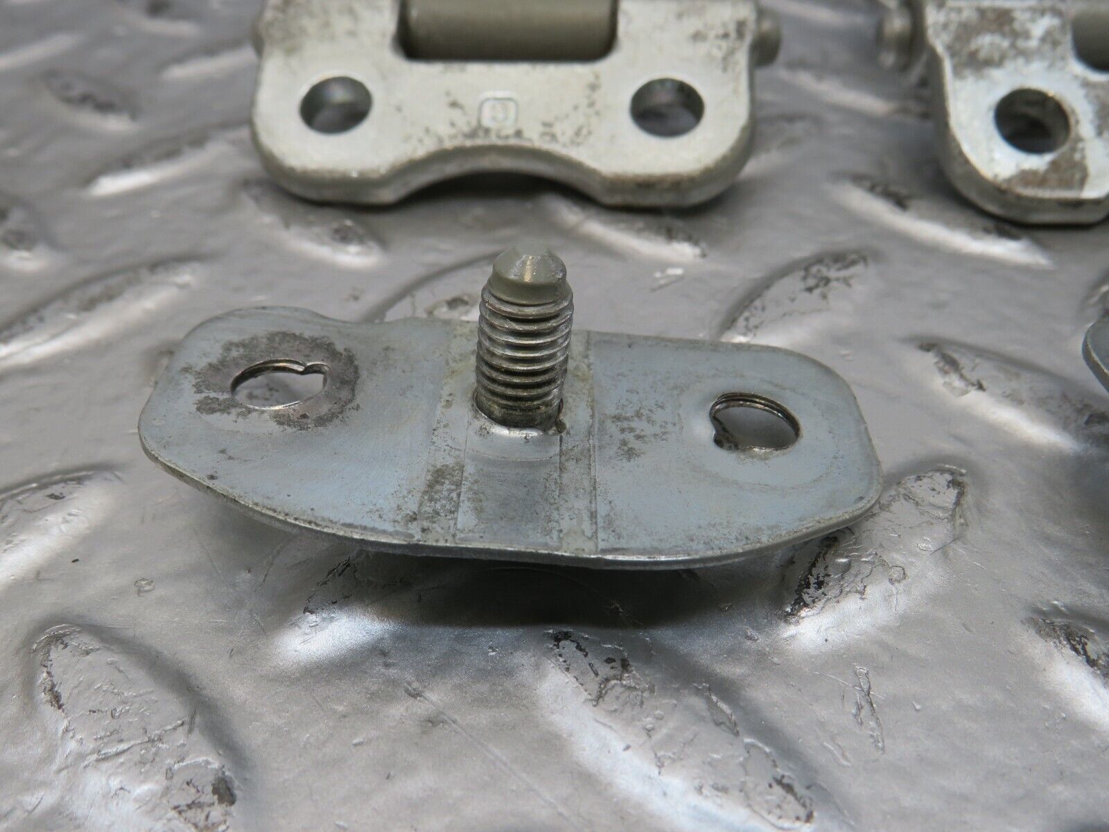 24871 Mercedes-Benz W140 S320 Right Door Hinges Pair