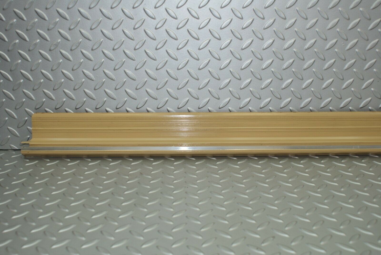 2881 Mercedes-Benz C123 280CE Coupe Front Left Door Sill Trim Beige