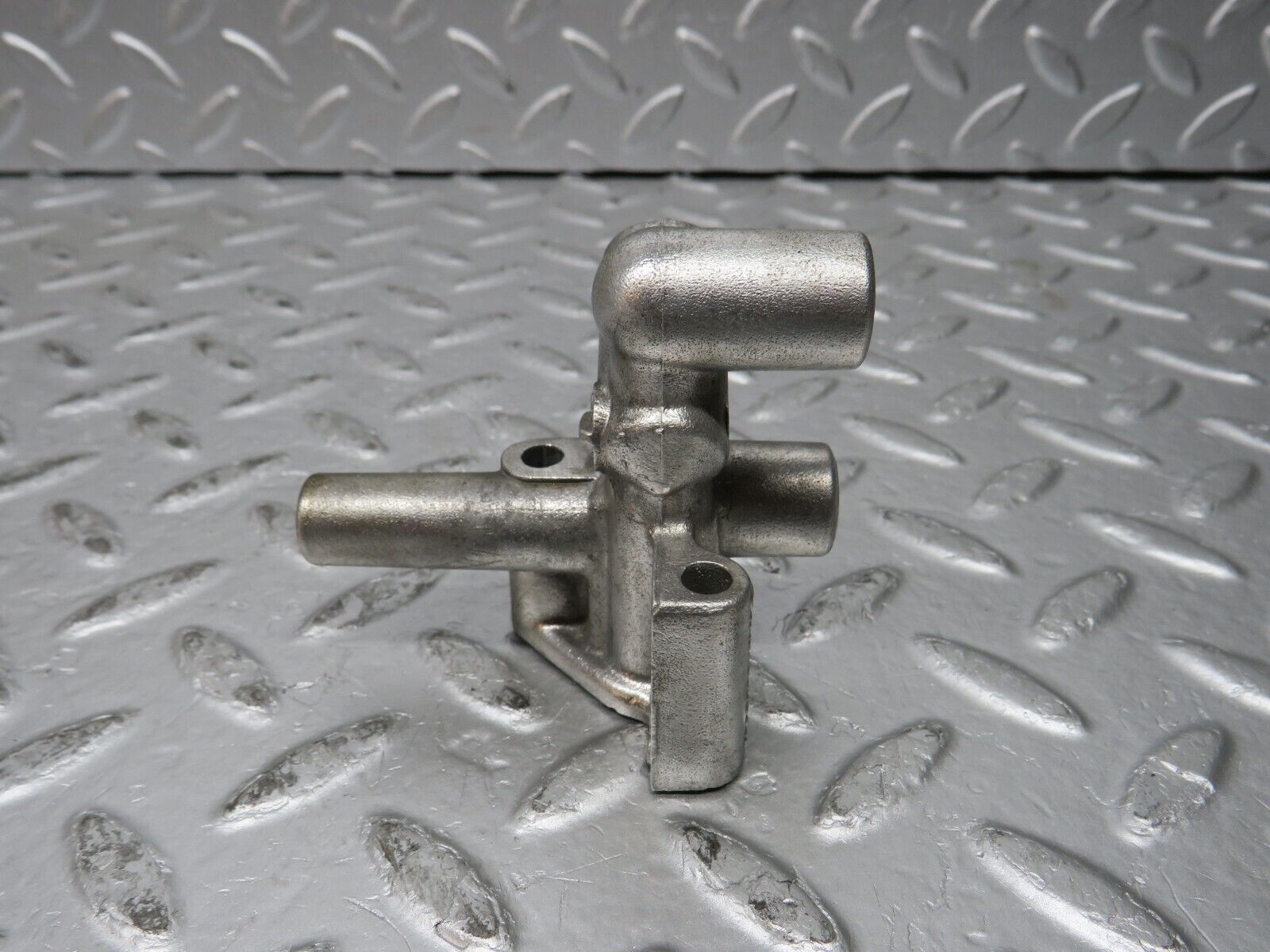 32042 Mercedes-Benz W123 230E Idle Control Valve 1020940512