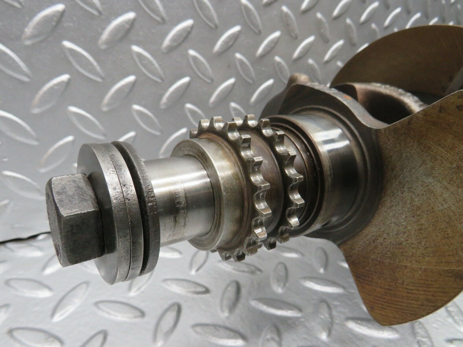 21781 Mercedes-Benz W126 300SE Crankshaft