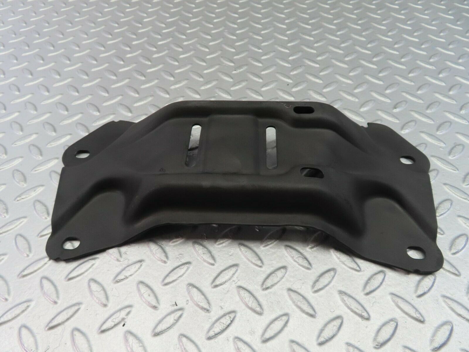 9982 Mercedes-Benz C123 230CE Coupe Gearbox Mount Bracket