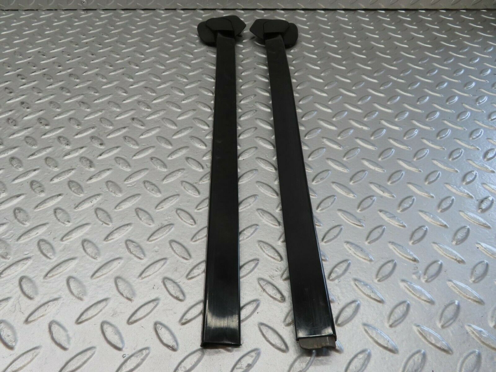 15463 Mercedes-Benz W123 230E Right Seat Belt Runner With Cover 1239192620