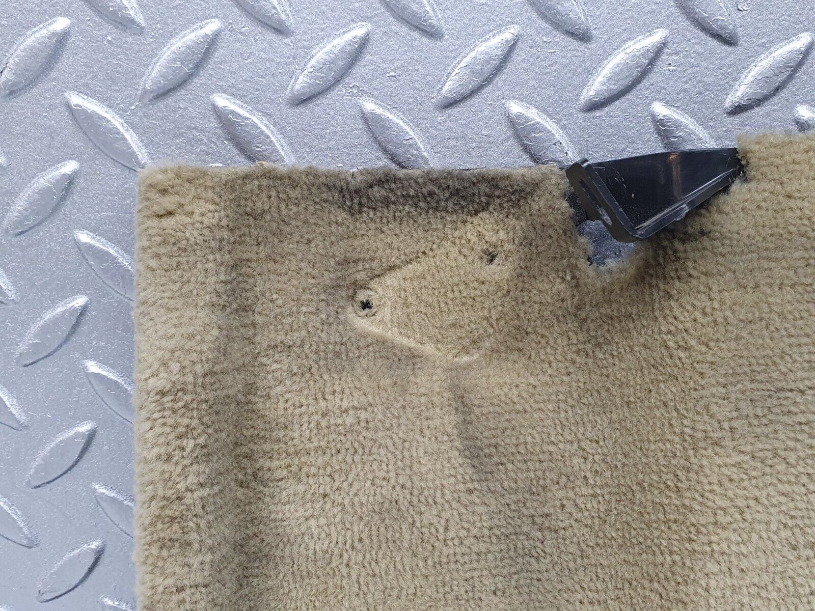 41153 Mercedes-Benz W126 300SE Kick Panel Left Side Beige 1266880306