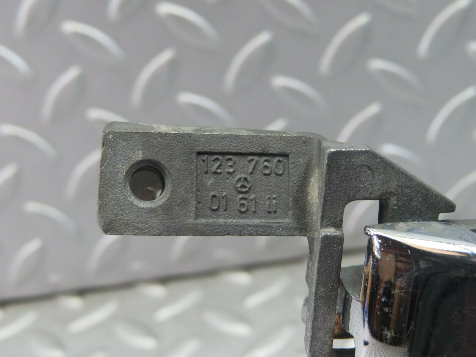 8277 Mercedes-Benz W123 Left Interior Door Handle 1237600161