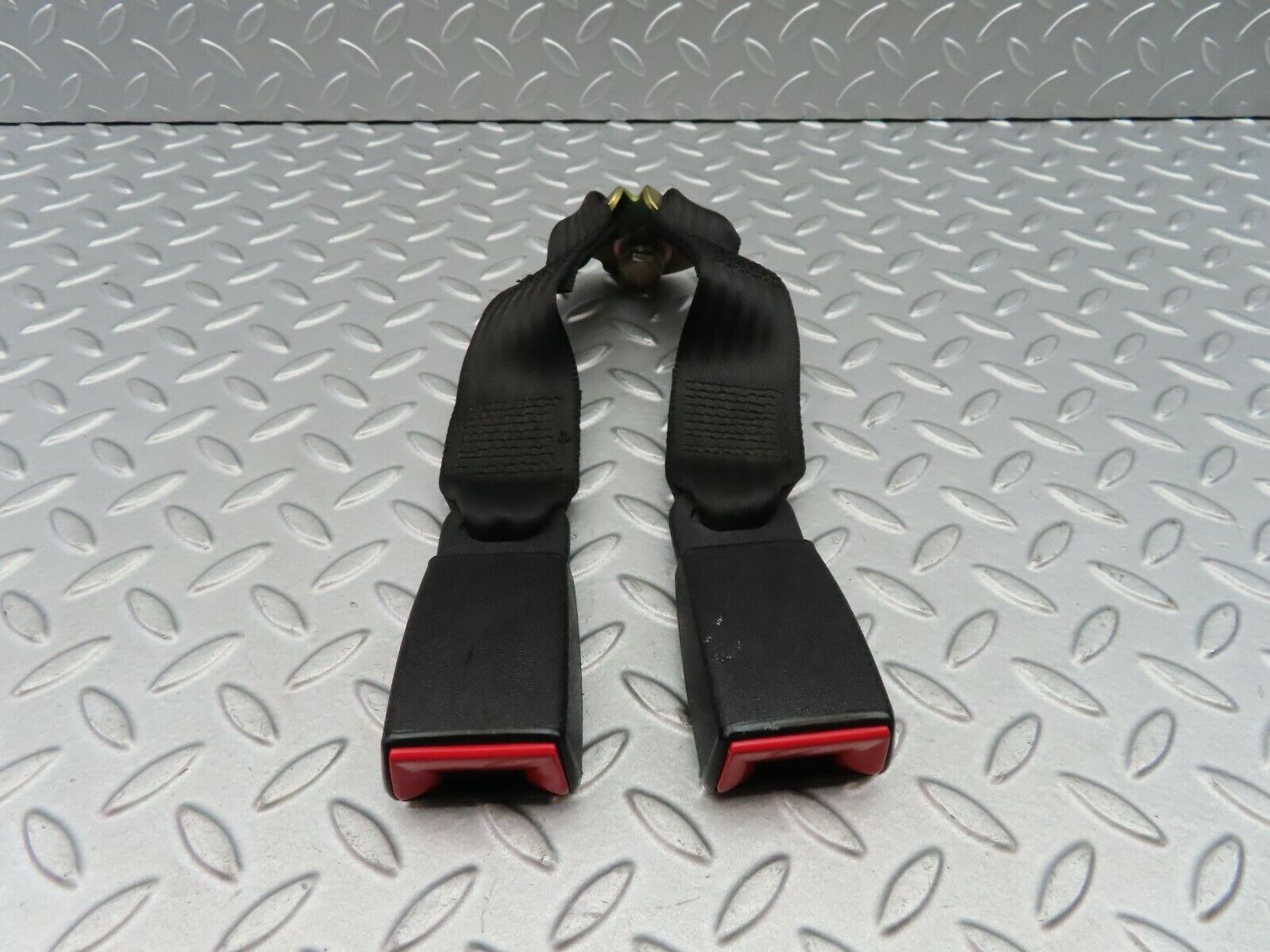 5771 Mercedes-Benz W123 200 Seat Belt Buckle Rear 1238607369