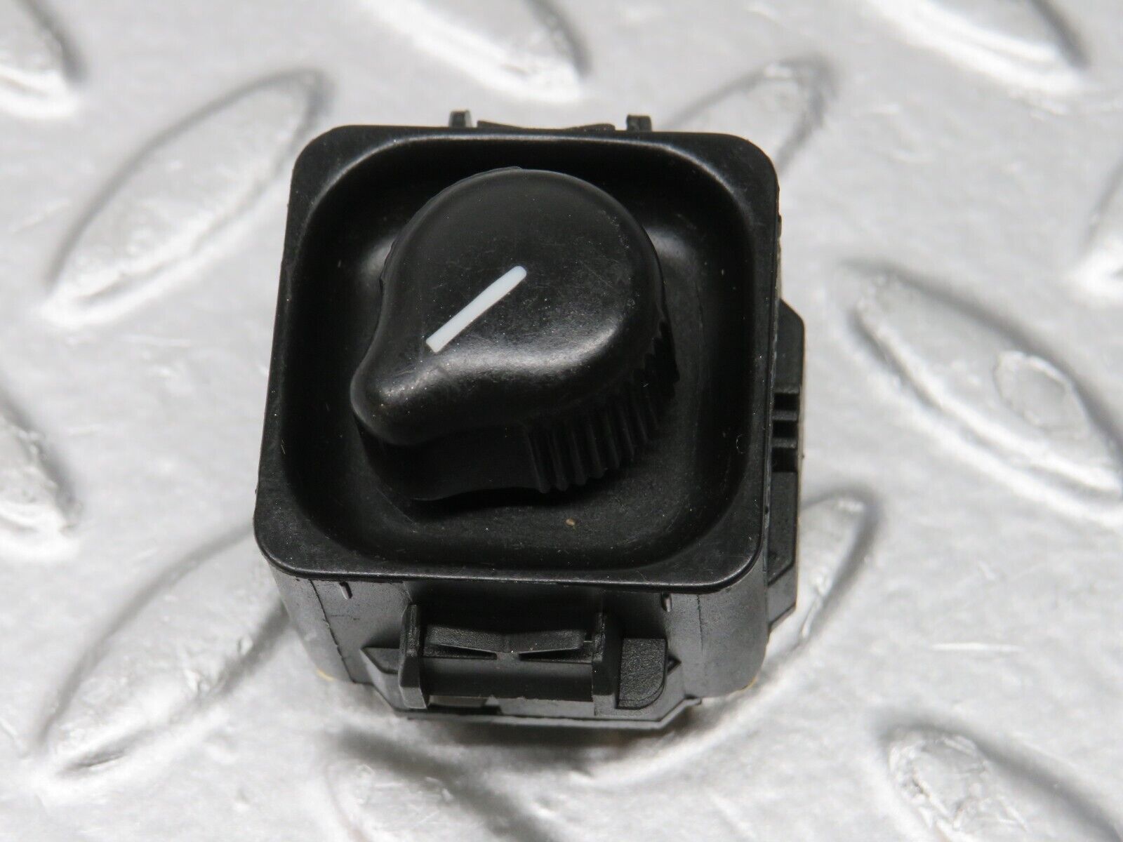 31326 Mercedes-Benz S124 220TE Wagon Electric Mirror Adjust Switch 1298200610