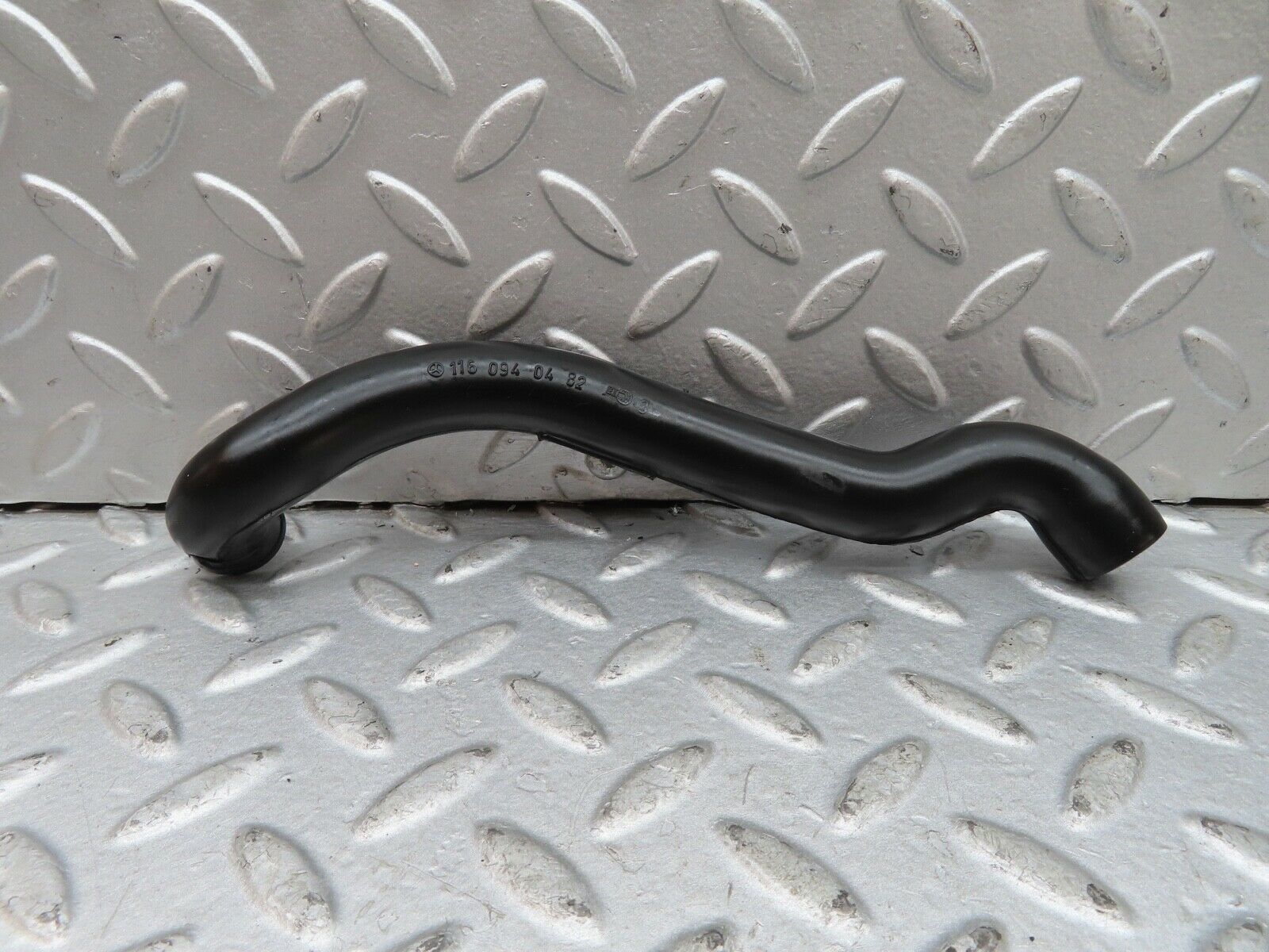 17869 Mercedes-Benz W116 450SEL Air Intake Breather Hose 1160940482