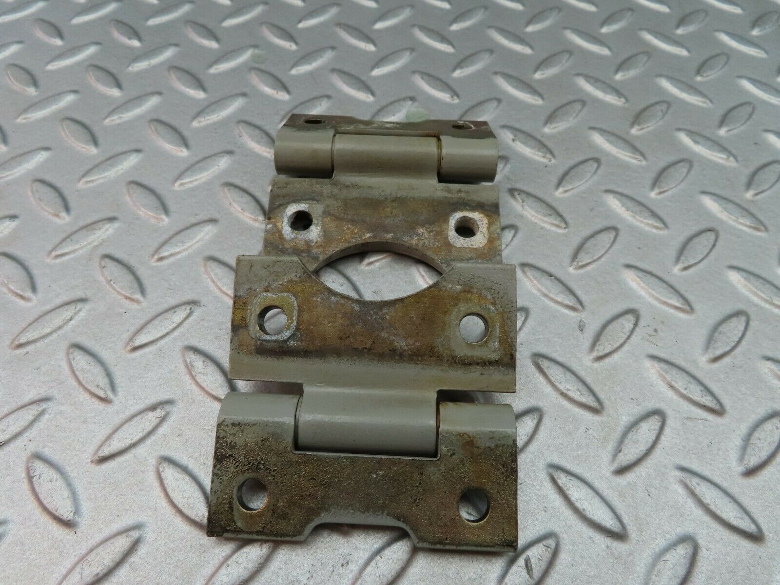 6246 Mercedes-Benz W126 380SE Door Hinge Front Left Pair 1237200037