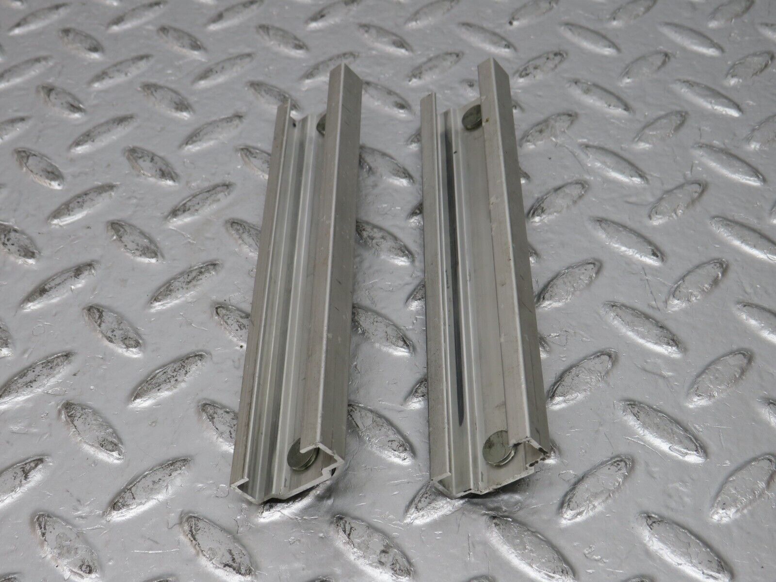 32381 Mercedes-Benz S124 300TE Wagon Window Regulator Holder Accessories