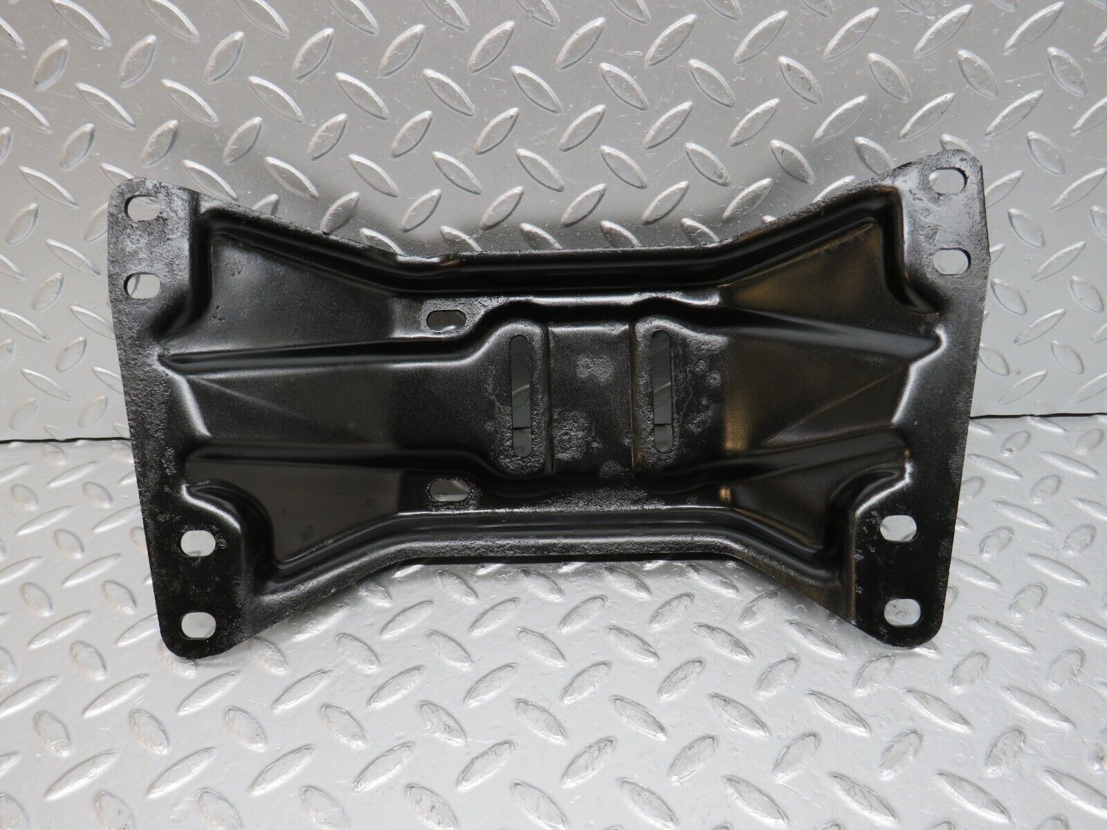 0051 Mercedes-Benz W116 350SE Gearbox Mount Bracket