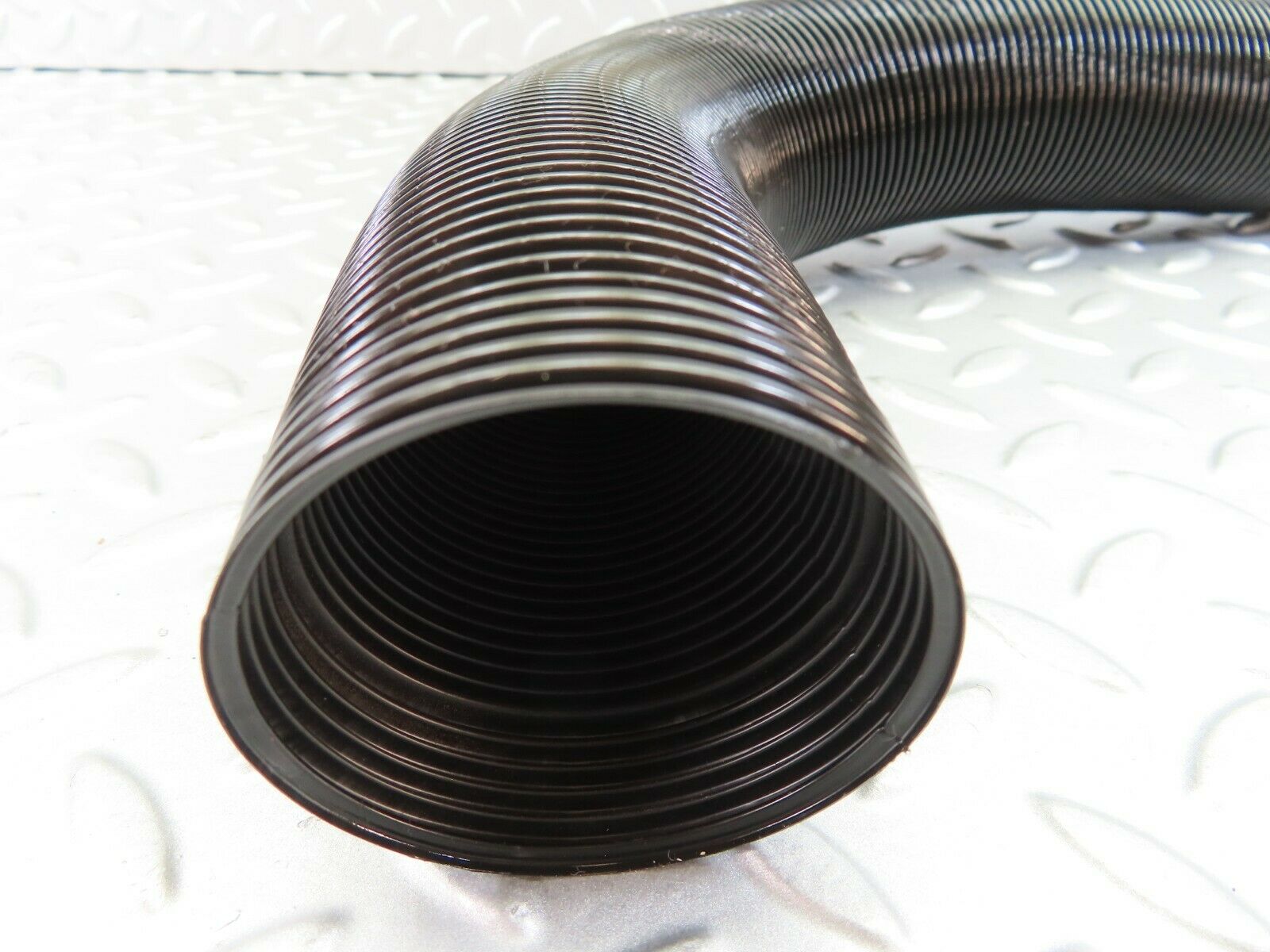 7642 Mercedes-Benz S123 230TE Wagon Heater Pipe Air Pipe Right