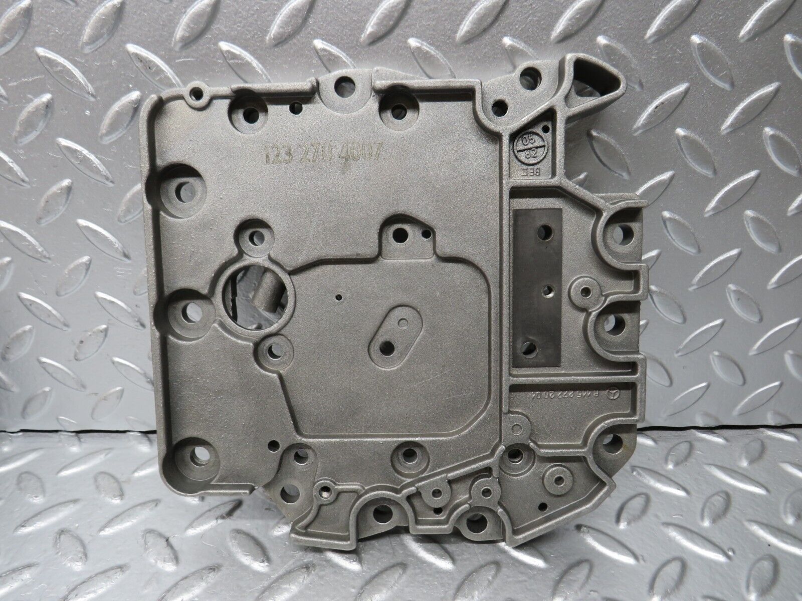 30223 Mercedes-Benz W123 230E Auto Gearbox Valve Body 722.122 1162770901