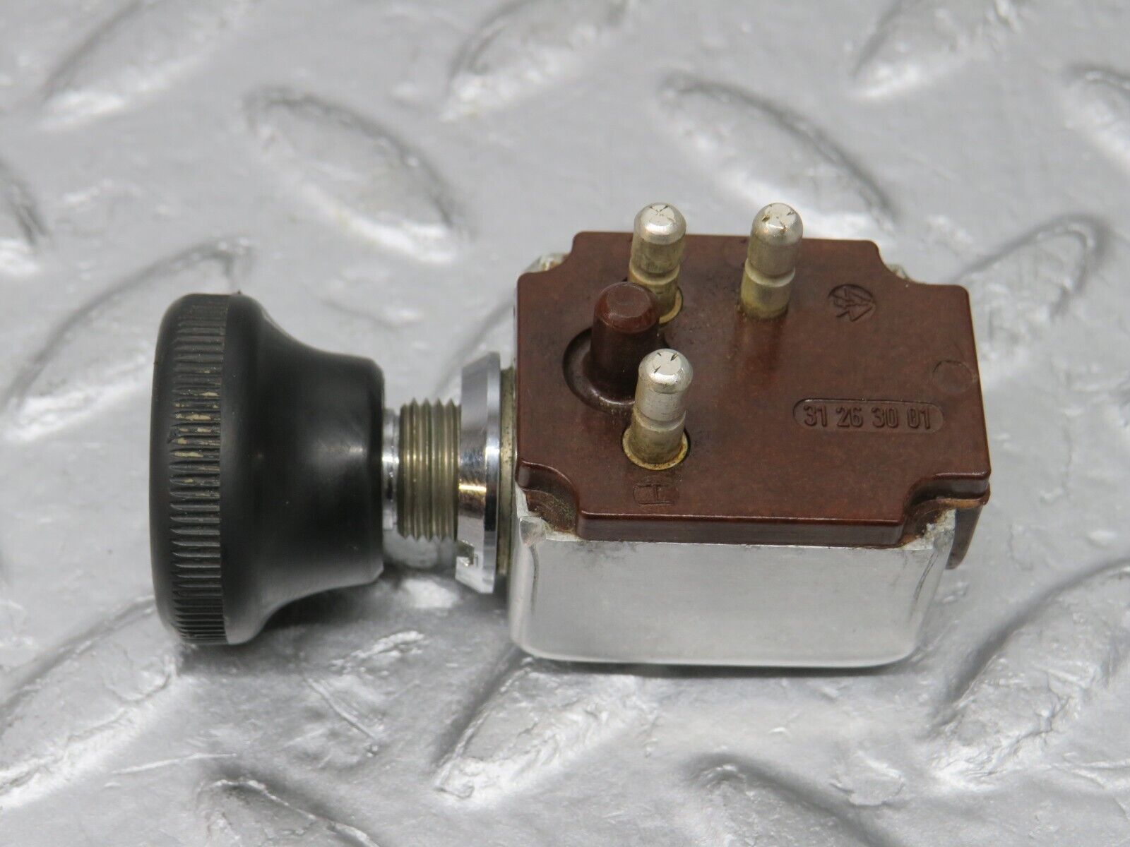 37529 Mercedes-Benz W109 300SEL 3 Pin Pull Switch 31263001